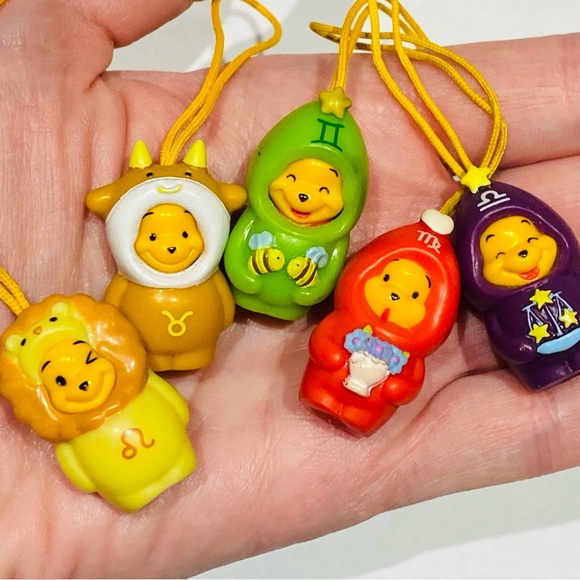 Winnie the Pooh - Peek-A-Pooh Collection Figures - Zodiac Collection #11 - Picture 4 of 5